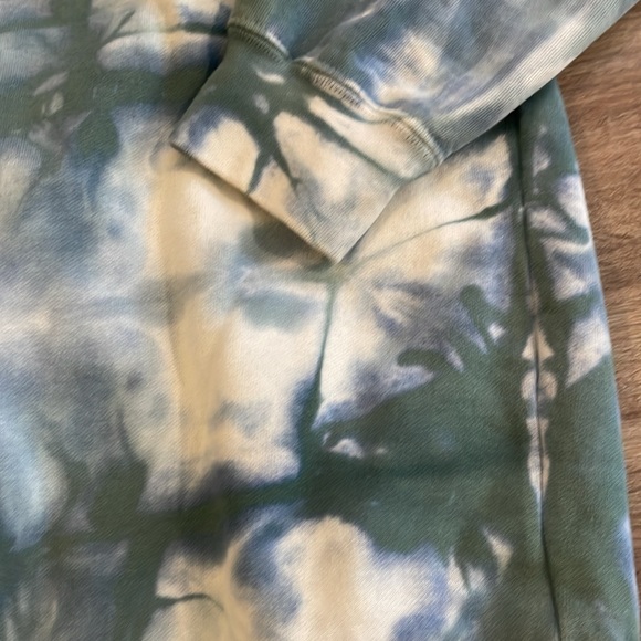 NWOT Vintage Style Blue & Green Tie Dye Neil Young 90s Crewneck Sweatshirt 🪕 - Picture 3 of 6